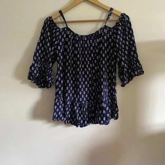 BeachLunchLounge Off the Shoulder Top - Picture 6 of 7